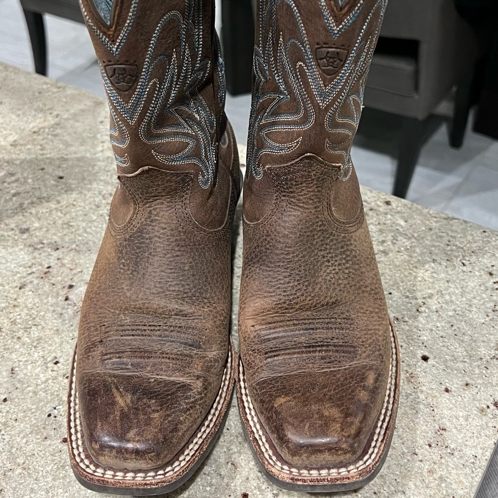 Western Ariat cowgirl boots